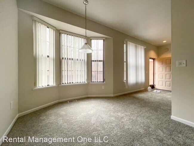 Building Photo - 2 br, 2.5 bath House - 7048 Nottingham