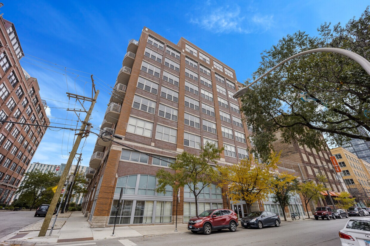 Primary Photo - 933 W Van Buren St