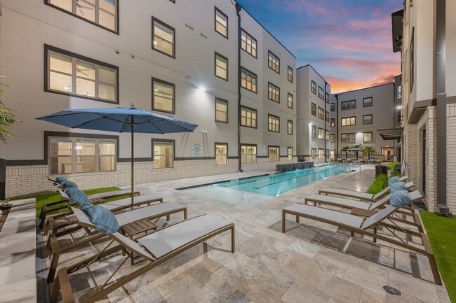 Building Photo - 1888 Brittmoore Rd