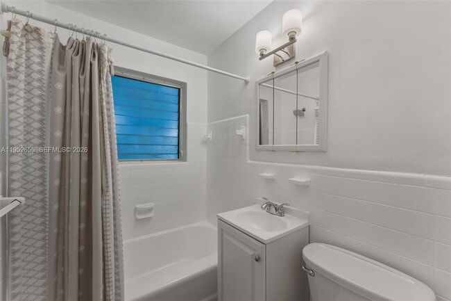 Foto del edificio - 645 NE 77th St