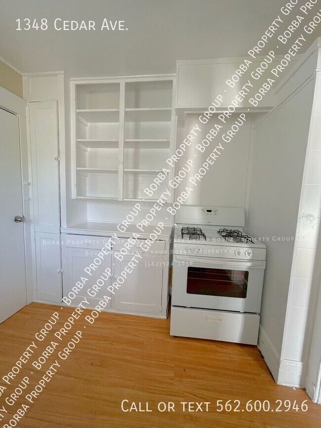 Foto del edificio - 1348 Cedar Ave