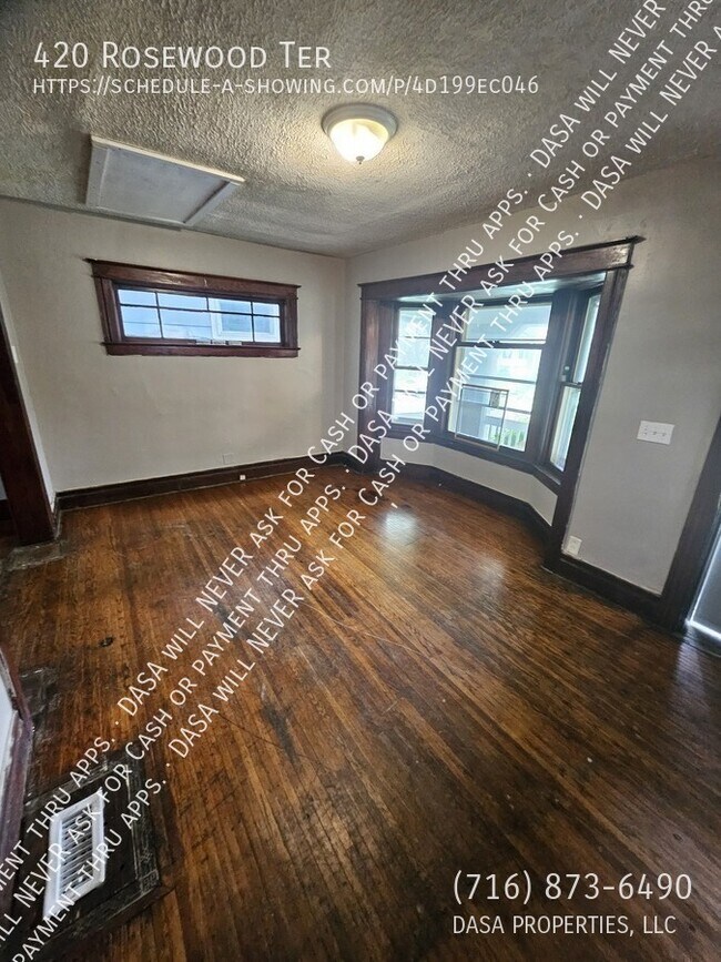 Foto del edificio - 420 Rosewood Terrace