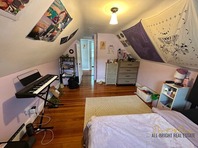 Foto del edificio - 136 Brooks St