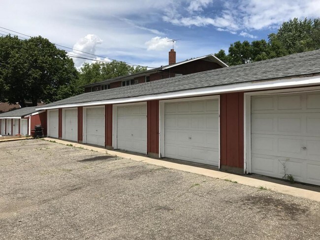 Building Photo - 117 3rd Ave S