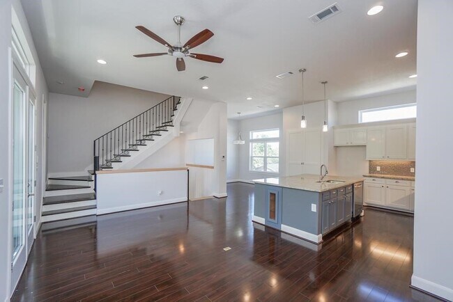 Foto del edificio - 3351 Kilgore St