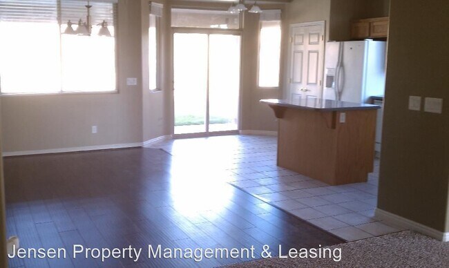 Building Photo - 3 br, 2 bath House - 2024 North Stone Ridg...