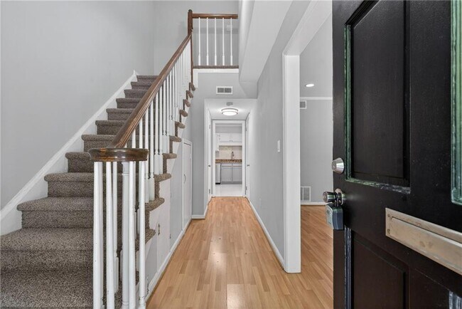 Foto del edificio - 6520 Roswell Rd NE