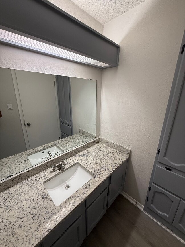Photo - 7534 Lincoln Village Dr (San Antonio, TX) House