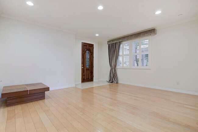 Foto del edificio - 556 E Palm Ave