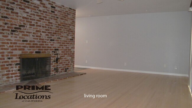 Foto del edificio - Remodeled  3 bedroom Rosemont home