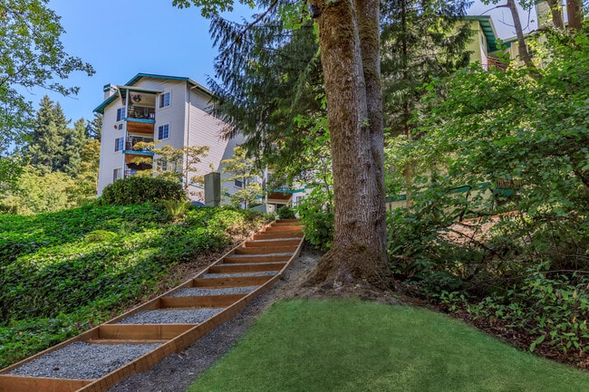 Building Photo - 9200 Redmond Place