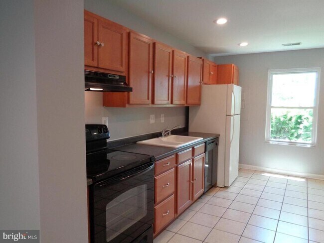 Foto del edificio - 612 Kittendale Cir