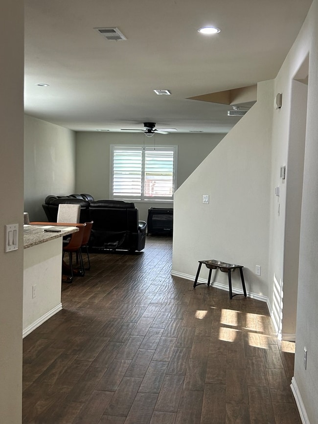 Building Photo - 1714 Wrigley Dr