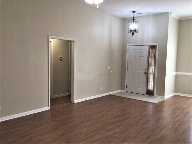 Building Photo - 509 Dresler Rd