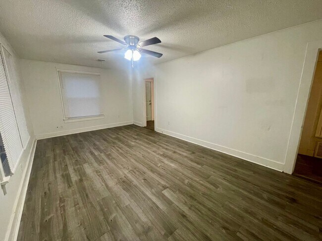 Foto del edificio - 503 1st St