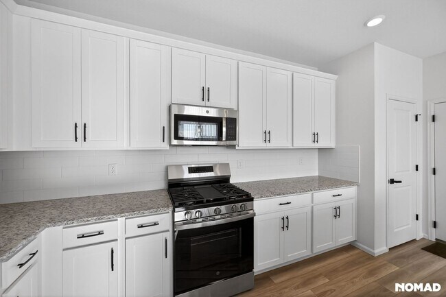 Foto del edificio - 5210 N Denali Blvd