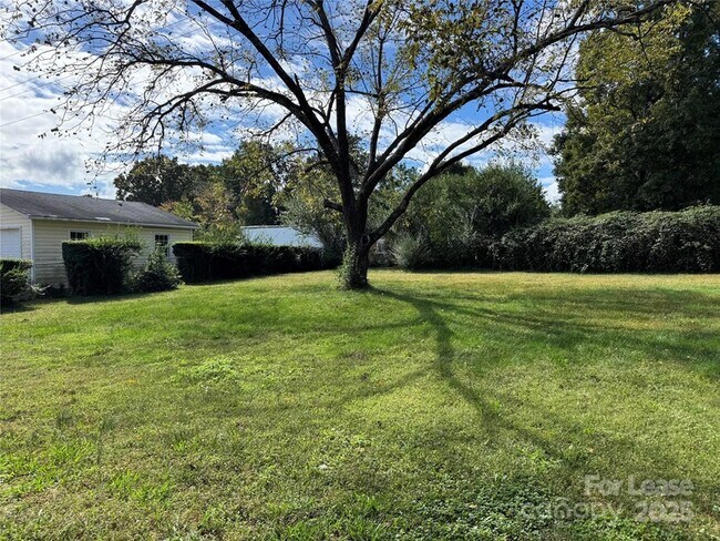 Building Photo - 1223 Georgetown Dr