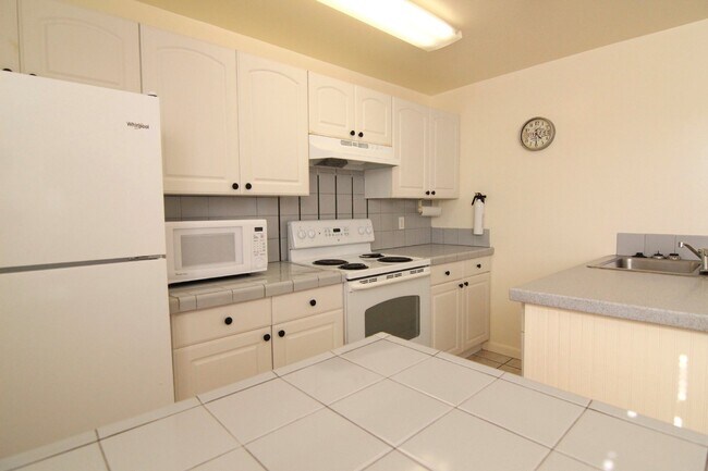 Foto del edificio - 3 bedroom 2 Baths