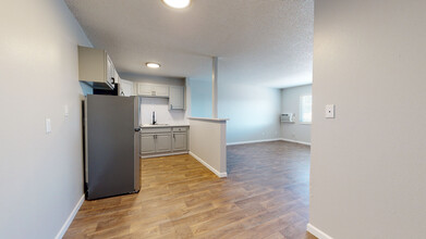 Riverbend Apartments photo'