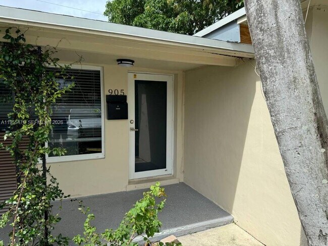 Foto del edificio - 905 NE 7th St
