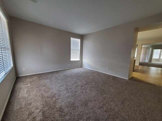 Foto del edificio - LAVEEN VILLAGE BEAUTIFUL 3 BEDROOMS PLUS D...