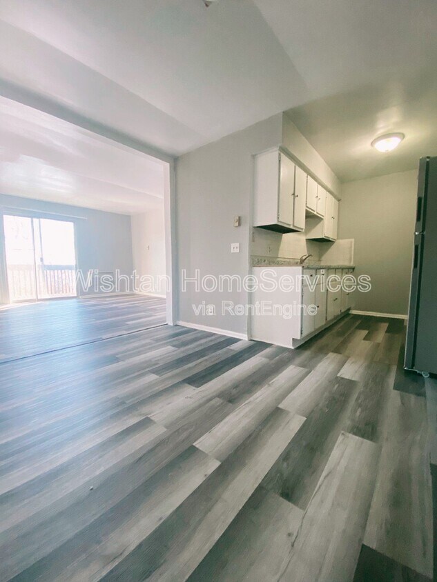 Foto principal - 220 Charleston Blvd