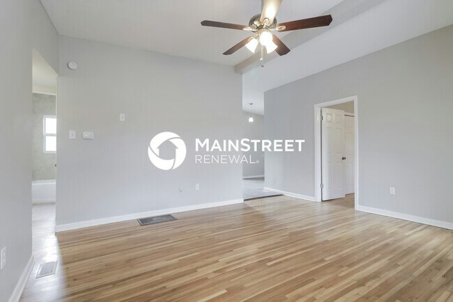 Building Photo - 3 Bedroom Pet-Friendly Home in Orlando, FL with Main Street Renewal