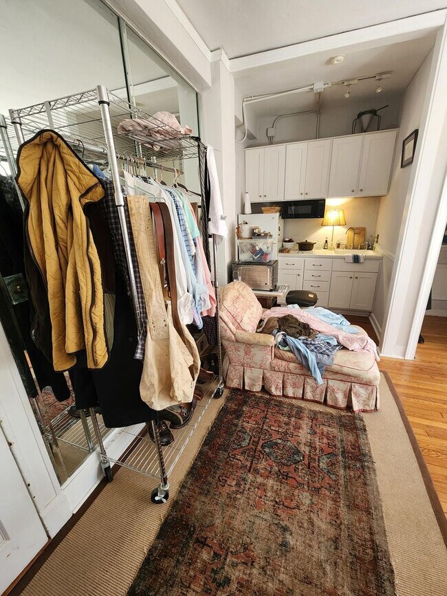 Foto del edificio - STUDIO DOWNTOWN Rutledge Ave - Available August 1, 2026