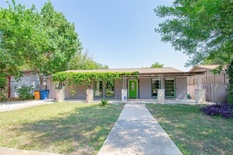 Building Photo - 2524 Berkett Dr