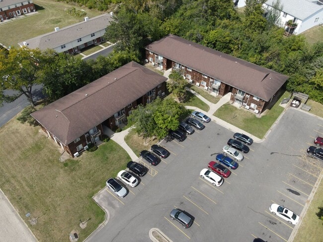 Building Photo - Immaculate Updated 1 Bedroom with 1 Bath