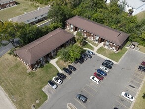 Building Photo - Immaculate Updated 1 Bedroom with 1 Bath