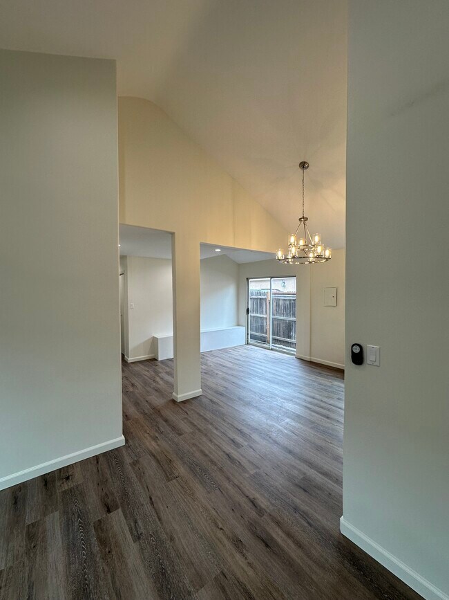 Foto del edificio - 3623 W 105th St