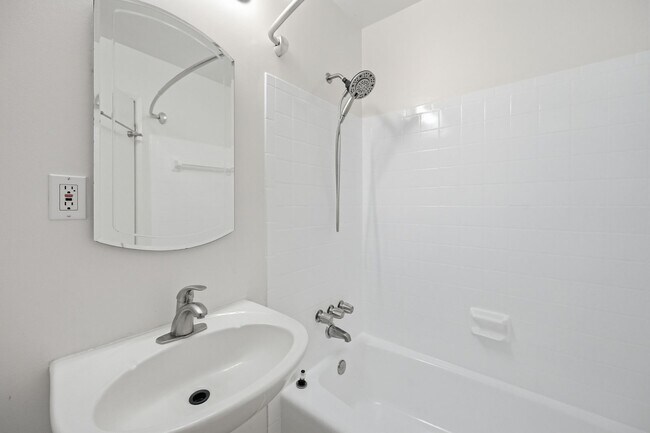 Foto del edificio - 2242 Cartwright Pl