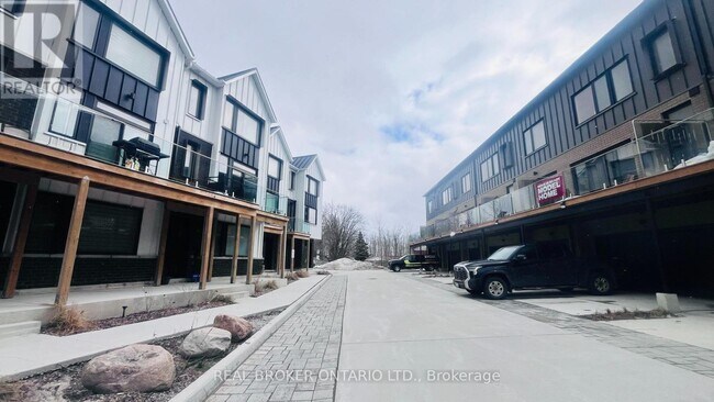 Photo du bâtiment - 19 Rainwater Ln