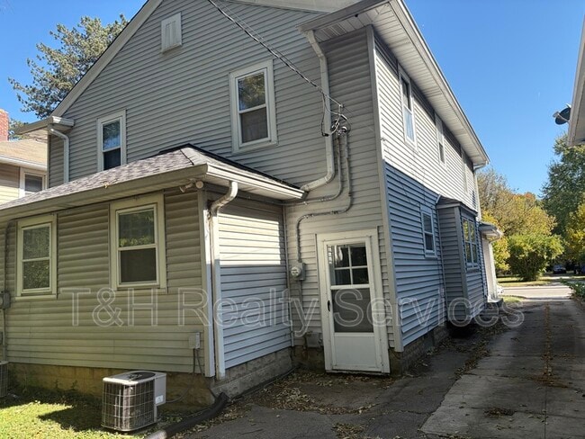 Foto del edificio - 5542 N College Ave