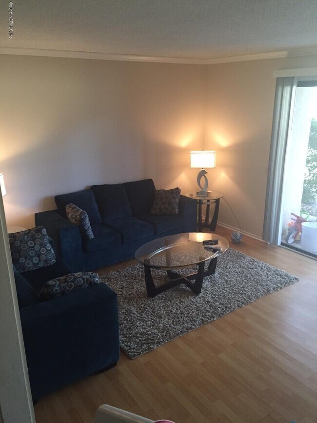 Foto del edificio - 7703 Las Palmas Way