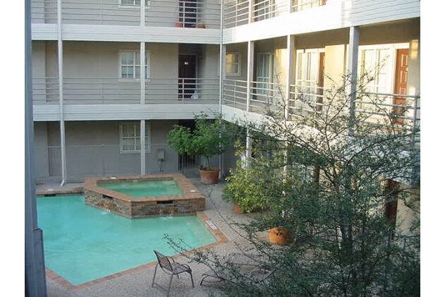 Foto del edificio - The Colonnade on Cole