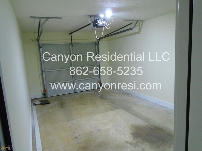 Foto del edificio - Beautiful 3b Room!Move in ready!