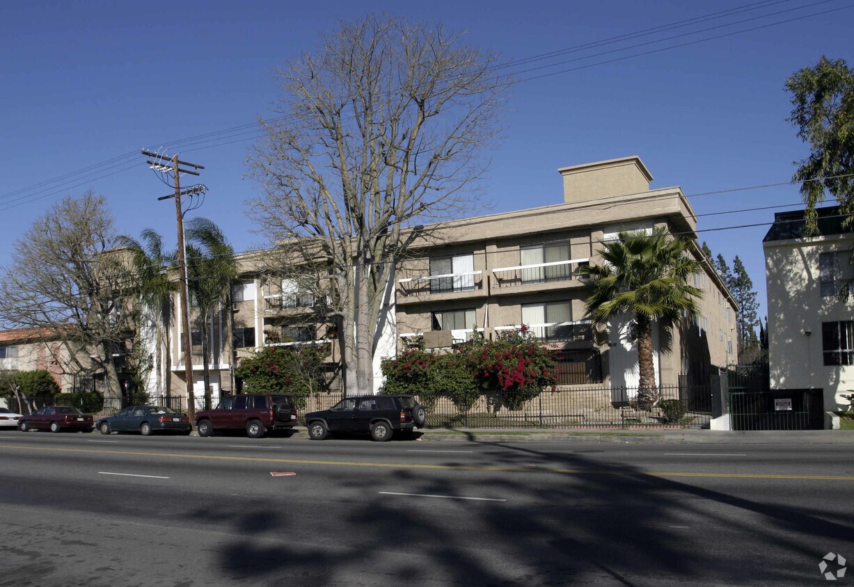 Saticoy Apartments CA