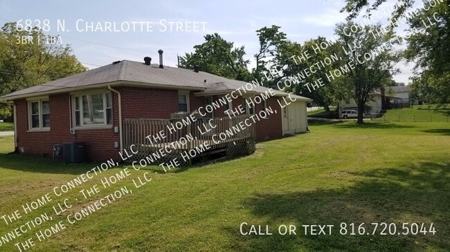 Foto del edificio - 6838 N Charlotte St