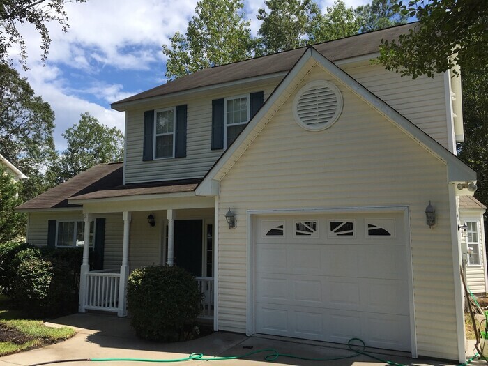 Primary Photo - Beautiful two story home 3BR in Stoney Cre...