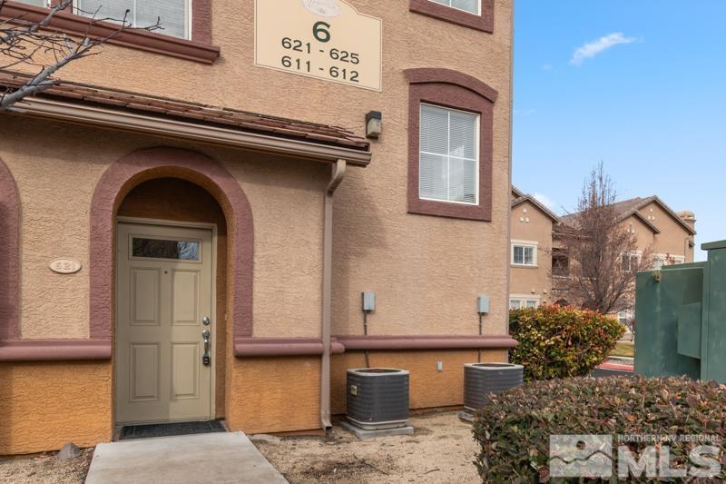 Foto principal - 1325 S Meadows Pkwy