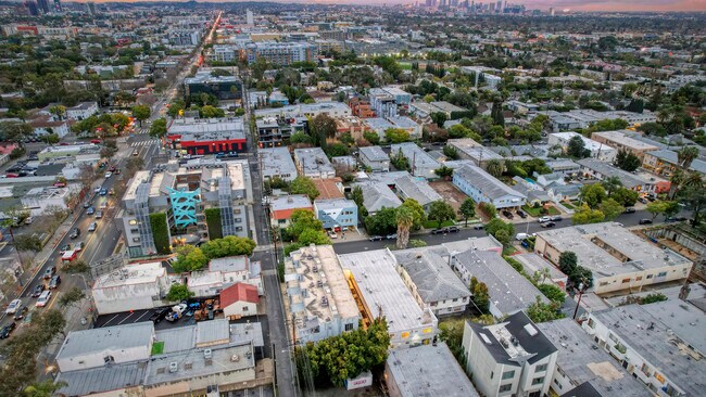 Building Photo - 1047 N Sierra Bonita Ave