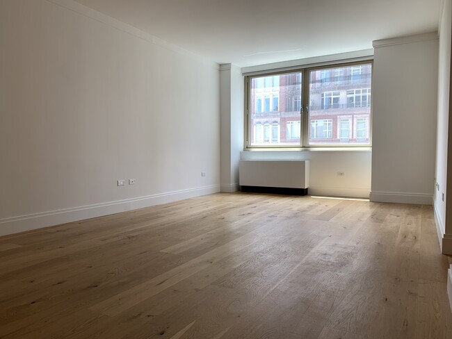 Building Photo - 201 E 86th St