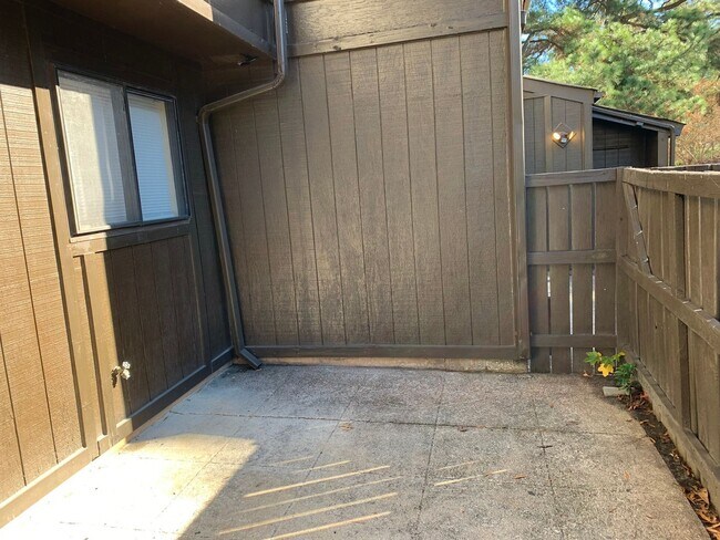 Foto del edificio - An Adorable, Full of Surprises, Townhome!!...