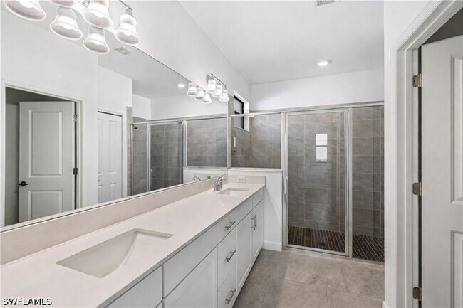 Foto del edificio - 18311 Ridgeline Dr