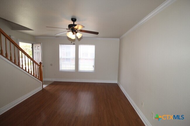 Foto del edificio - 402 Bowden Ave