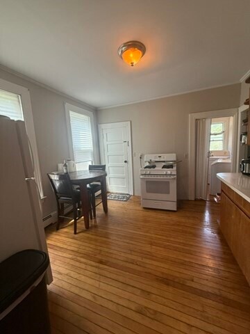 Foto del edificio - 64 Linwood Ave