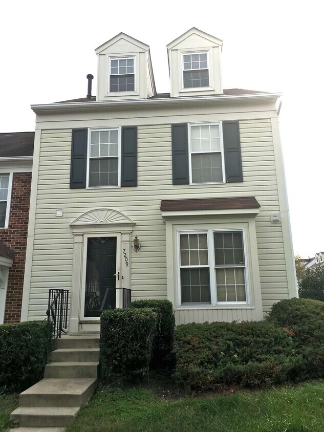 7209 Goblet Ct, Clinton, MD 20735 Townhome Rentals in Clinton MD
