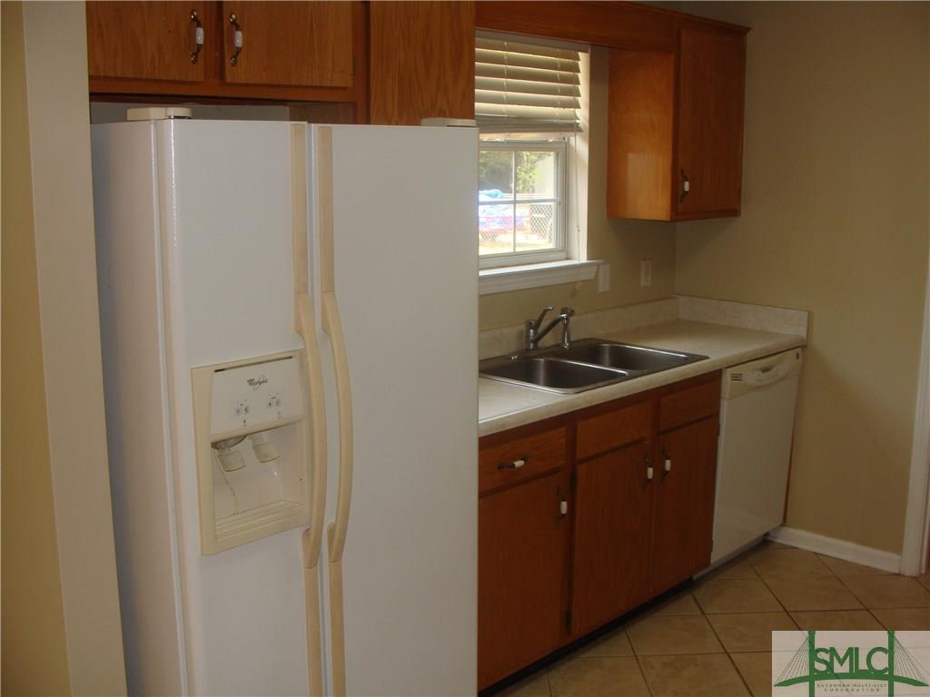Building Photo - 13 Del - A - Rae Cir